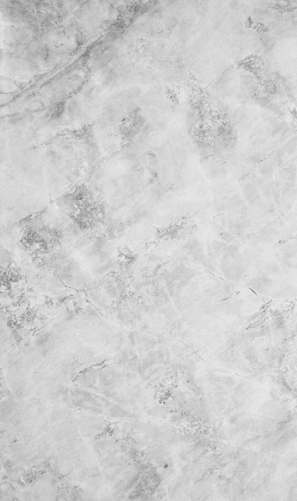 Marmerstone gietvloer met naadloze afwerking in grijze toon, luxe marmerlook voor moderne interieur
