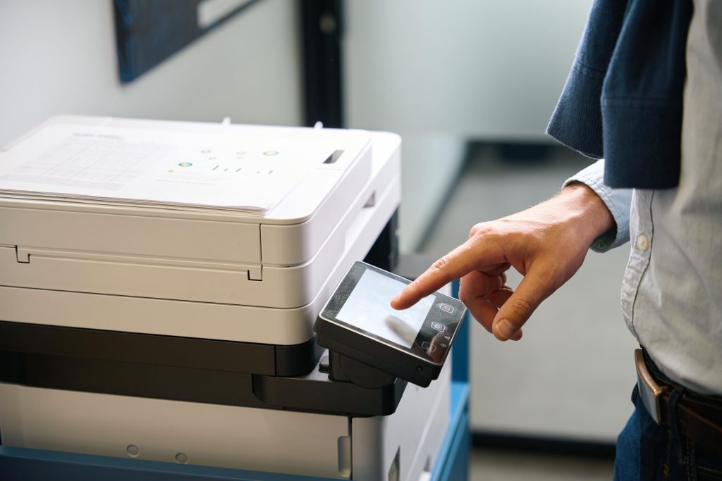 Moderne printer voor Managed Print Service waarbij een specialist printbeheer, onderhoud en tonerlevering verzorgt